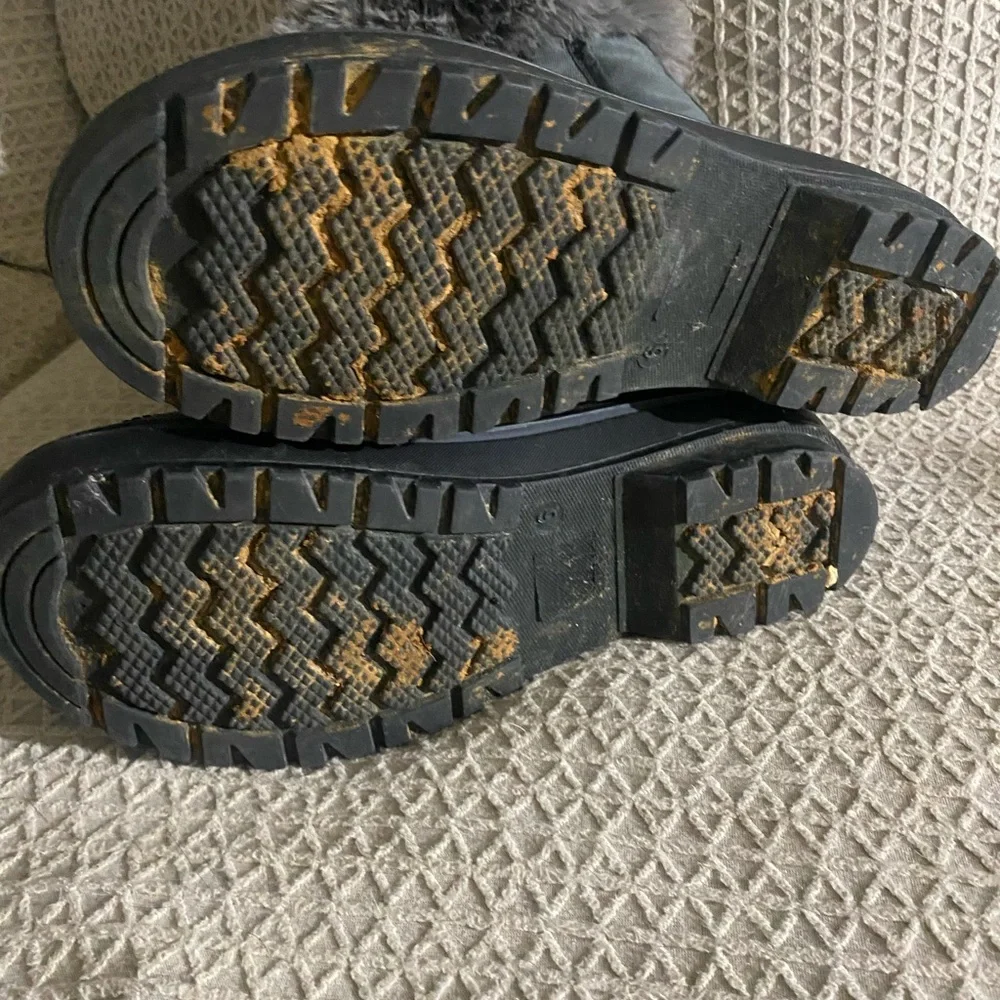 Dream Pairs Gray and Black Winter Boots - Picture 5 of 8